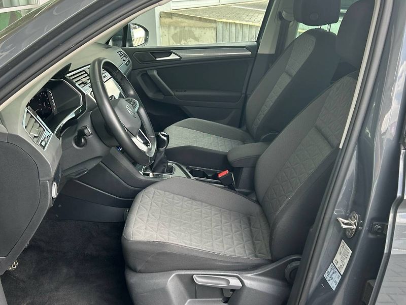 Volkswagen Tiguan (2020) 1.5 TSI Life - fotka 25 z 32