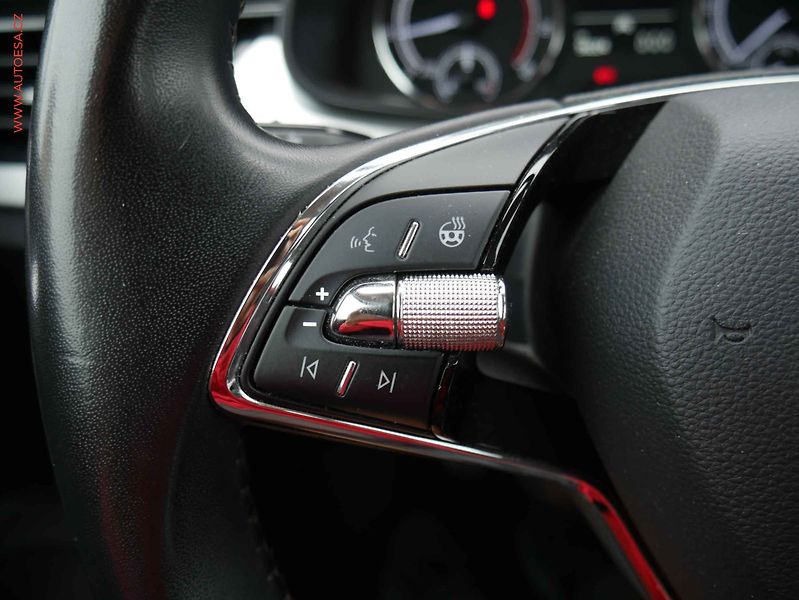 Škoda Kamiq (2021) 1.5TSi, 2.maj,ČR, Style - fotka 14 z 22