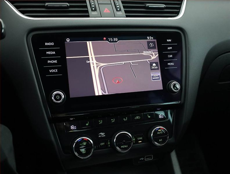 Škoda Octavia (2020) Ambition 1.0 TSI, Navi - fotka 10 z 20