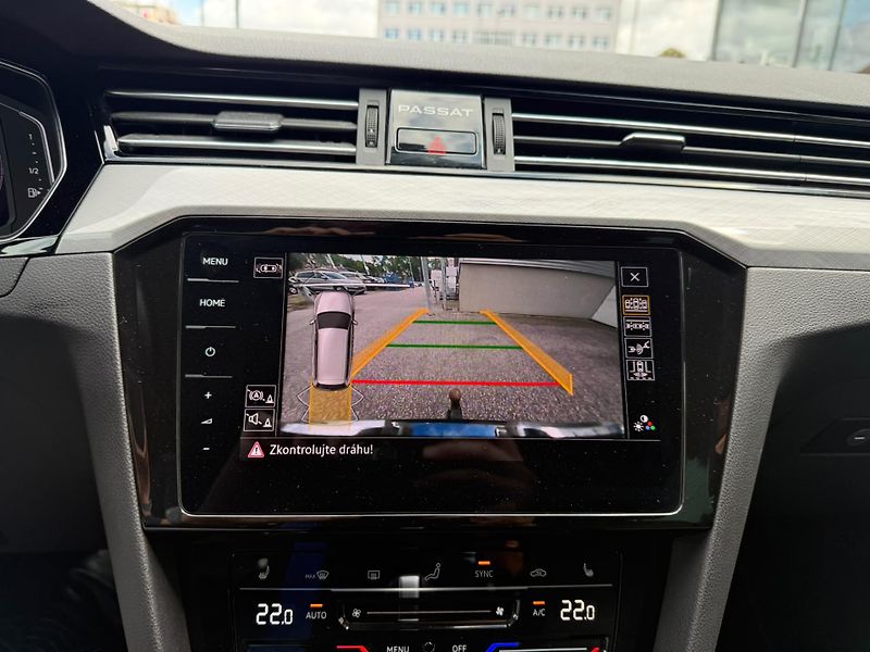 Volkswagen Passat 2.0 TDI 110kw DSG Variant - fotka 16 z 24