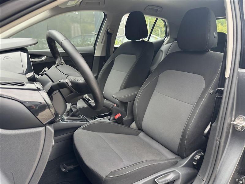 Škoda Fabia 1,0 MPI 130LET ZÁRUKA ČR DPH - fotka 12 z 29