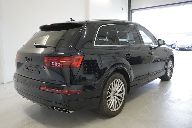 Audi Q7 3.0 TDI QUATTRO AUTOMAT - fotka 7 z 33