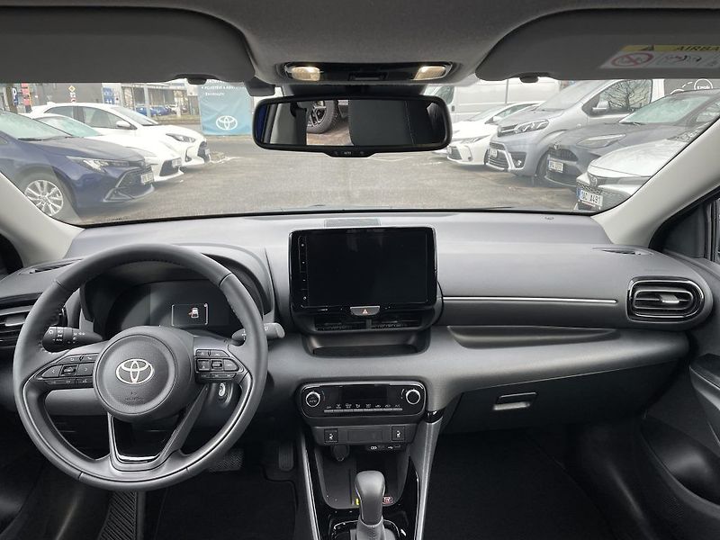 Toyota Yaris 1.5 Hybrid ODBĚR IHNED - fotka 15 z 27