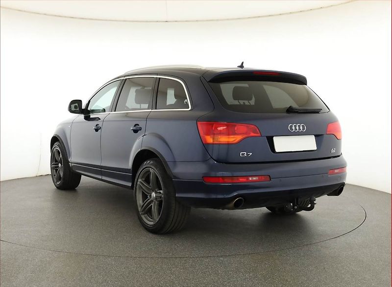 Audi Q7 (2009) S-Line 4.2 FSI , 4X4, Automat - fotka 4 z 17