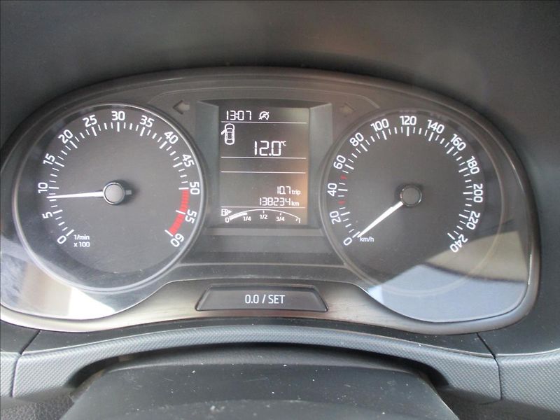 Škoda Fabia 1,4 TDi 66kw Klima bez koroze - fotka 14 z 24