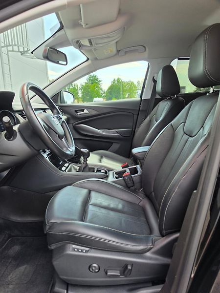 Opel Grandland X 1.5CDTi 96kW Ultimate LED 1Maj - fotka 7 z 27
