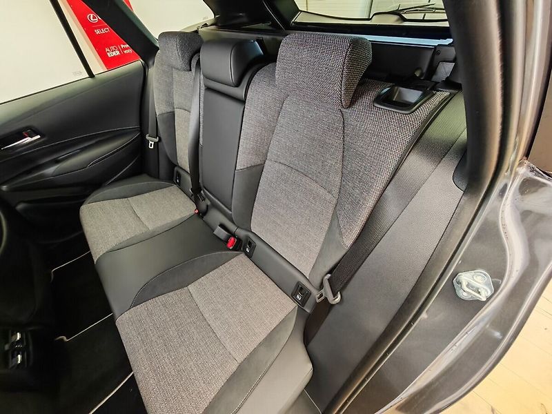 Toyota Corolla 1,8 Hybrid e-CVT Style - fotka 18 z 40