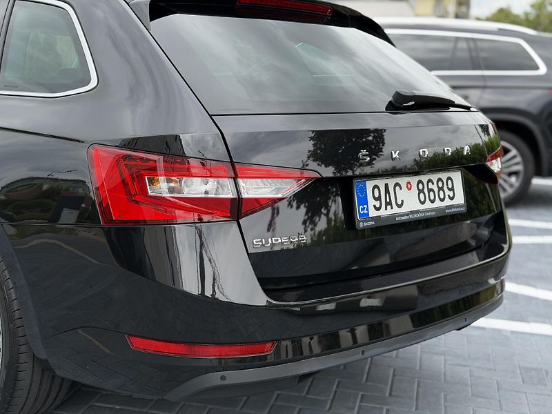 Škoda Superb (2022) 2.0 TDi 110 kw/tažné/DPH - fotka 12 z 25
