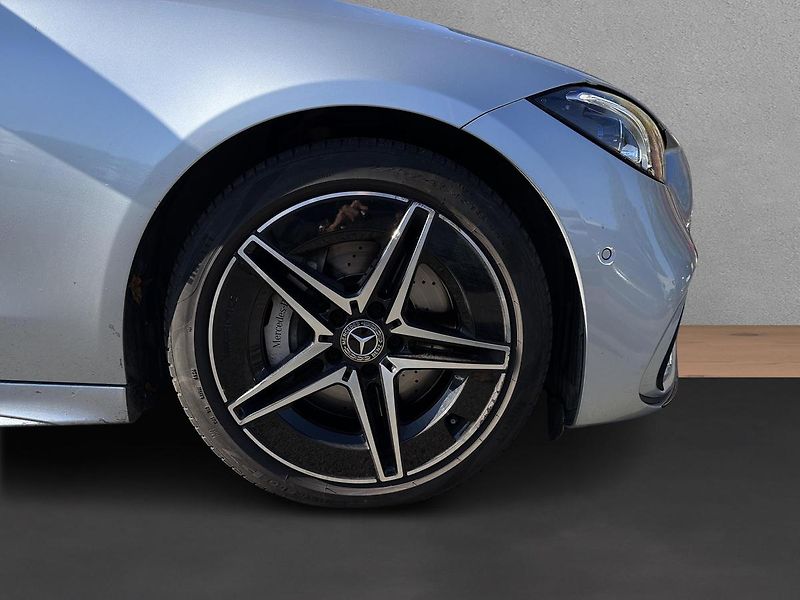 Mercedes-Benz Třídy C C 220d 4M Kombi - fotka 14 z 17