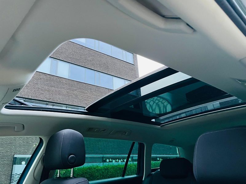 Volkswagen Passat 2.0TDI AUTOMAT VÝHŘEV SERVISKA - fotka 50 z 54