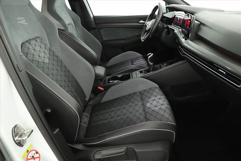 Volkswagen Golf (2022) R-Line 1.5 TSI - fotka 7 z 20
