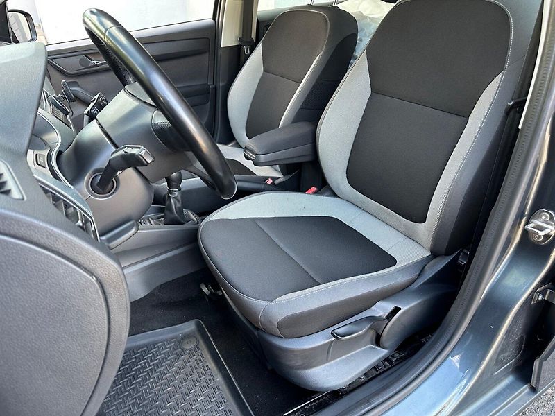 Škoda Fabia 1,2TSI 66kW - fotka 13 z 19
