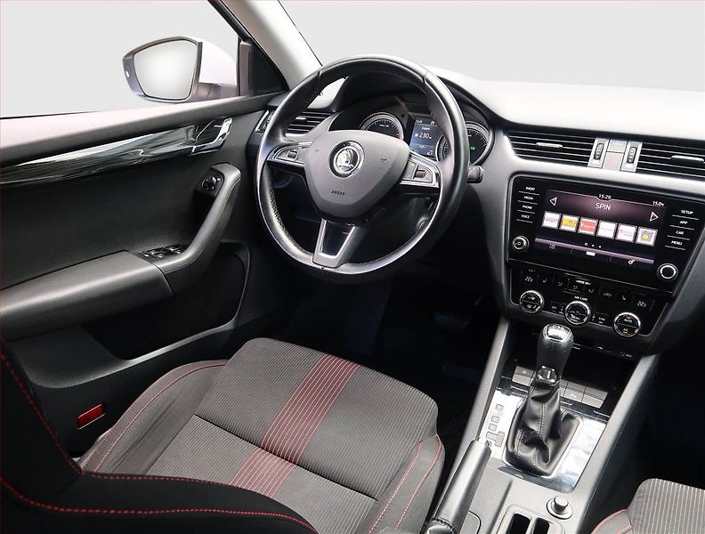 Škoda Octavia (2017) 1.8 TSI, Automat, Tempomat - fotka 7 z 21
