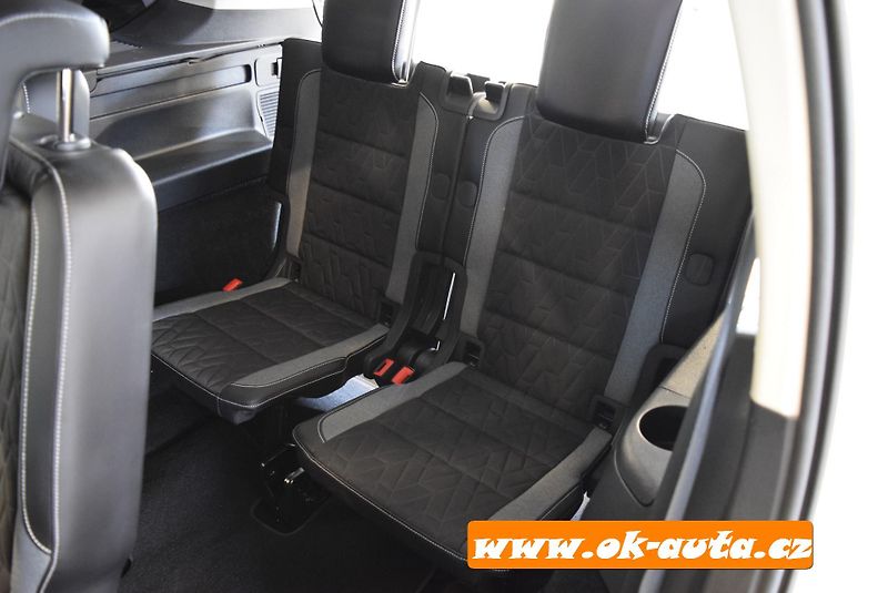 Volkswagen Touran 2.0 TDI HIGH. 7 MÍST 61 000 KM - fotka 20 z 52