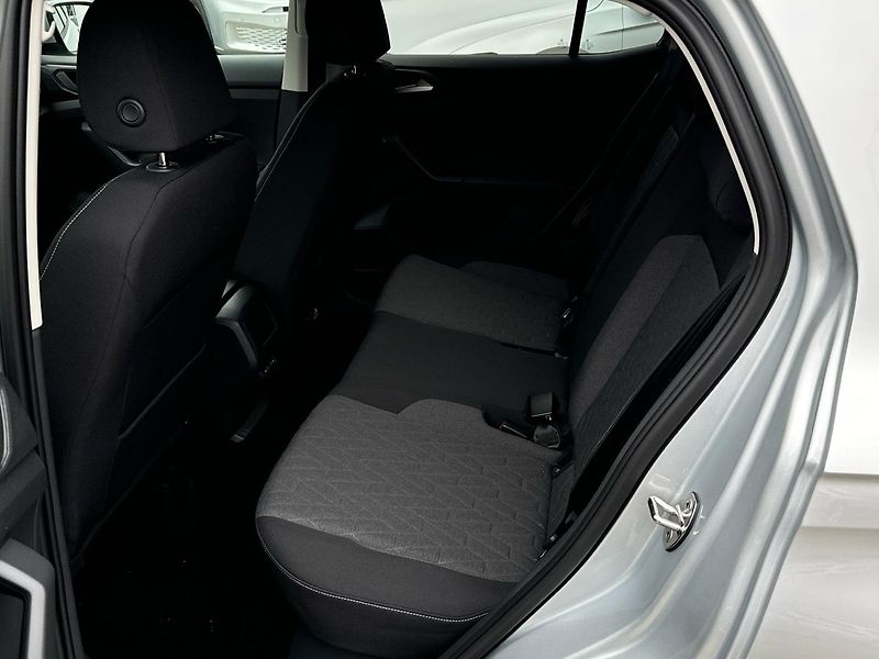 Volkswagen T-Cross People 1,0 TSI - fotka 13 z 23
