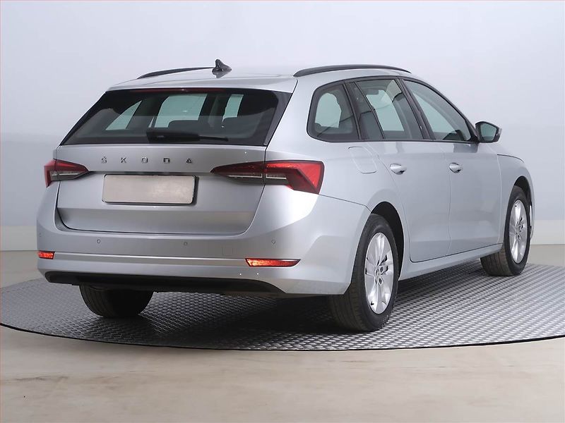 Škoda Octavia (2023) Ambition 2.0 TDI, ČR,1.maj - fotka 5 z 18