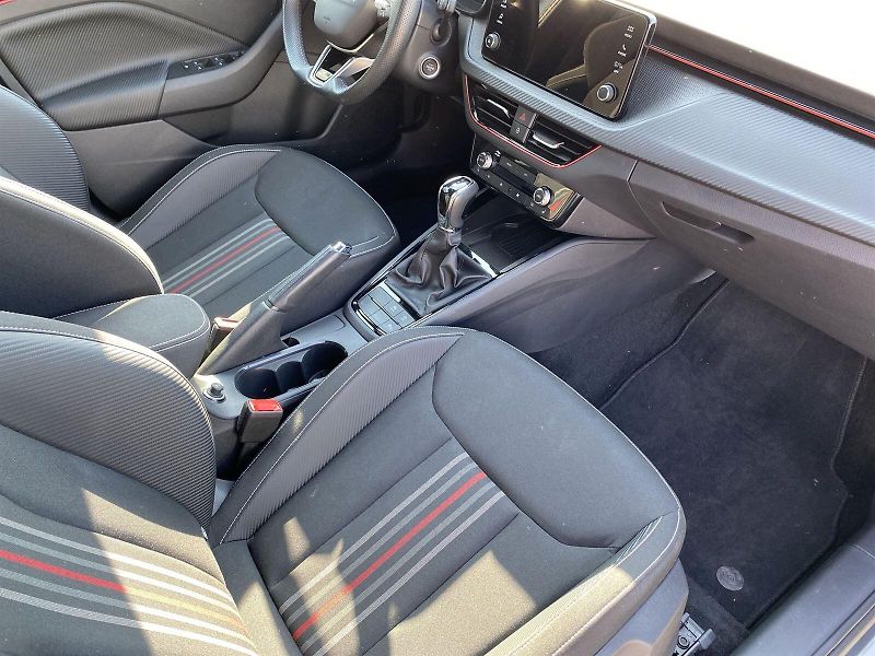 Škoda Kamiq (2025) 1.5 TSI DSG Monte Carlo - fotka 9 z 34
