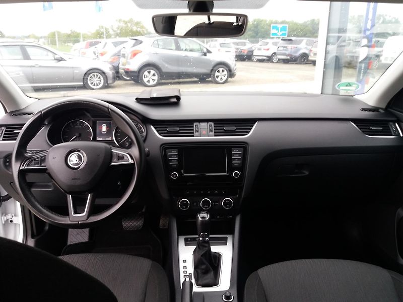 Škoda Octavia 1.4TSi,DSG,110kW,ZADÁNO !! - fotka 9 z 26