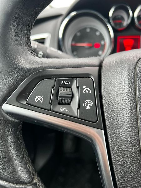 Opel Astra 2.0CDTI 121kW CZ Kůže TZ - fotka 11 z 21
