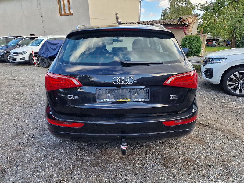 Audi Q5 2,0TDI QUATTRO S-LINE 125KW - fotka 5 z 23