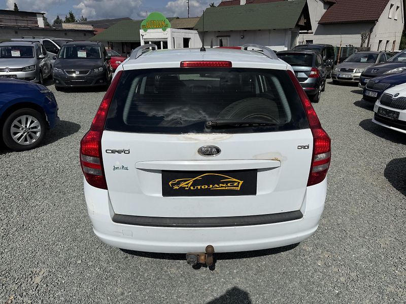 Kia Ceed 1.6 CRDi KOMBI - fotka 5 z 13