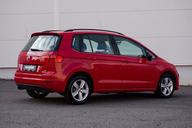 Volkswagen Golf Sportsvan 1.4 TSI - fotka 8 z 32