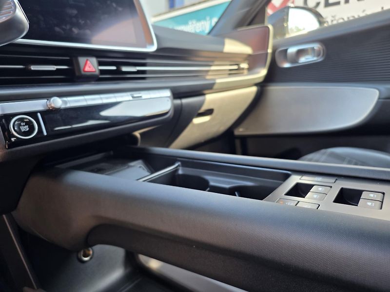 Hyundai Ioniq 6 PANORAMA-4x4-77,4kWh - fotka 8 z 17