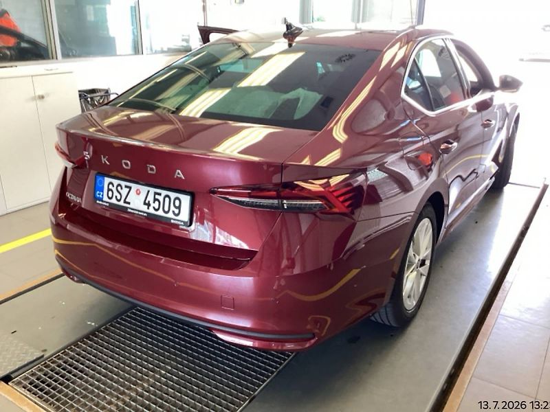 Škoda Octavia Top Selection 1,5 TSI 110kW MT - fotka 3 z 7