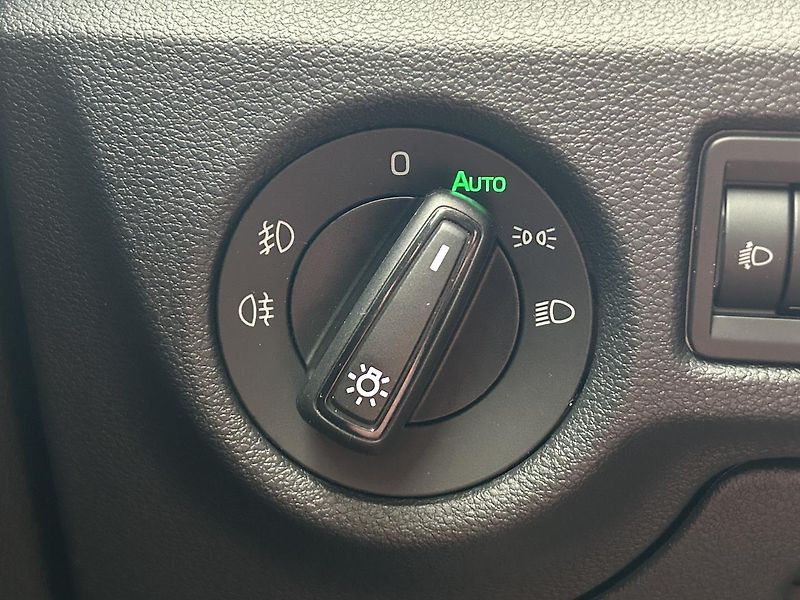 Škoda Scala 1.0 TSI Selection - fotka 12 z 28