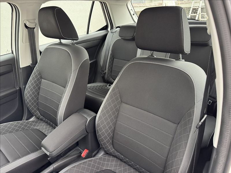 Škoda Fabia 1,0 TSI DPH 1.maj. původ ČR - fotka 22 z 50