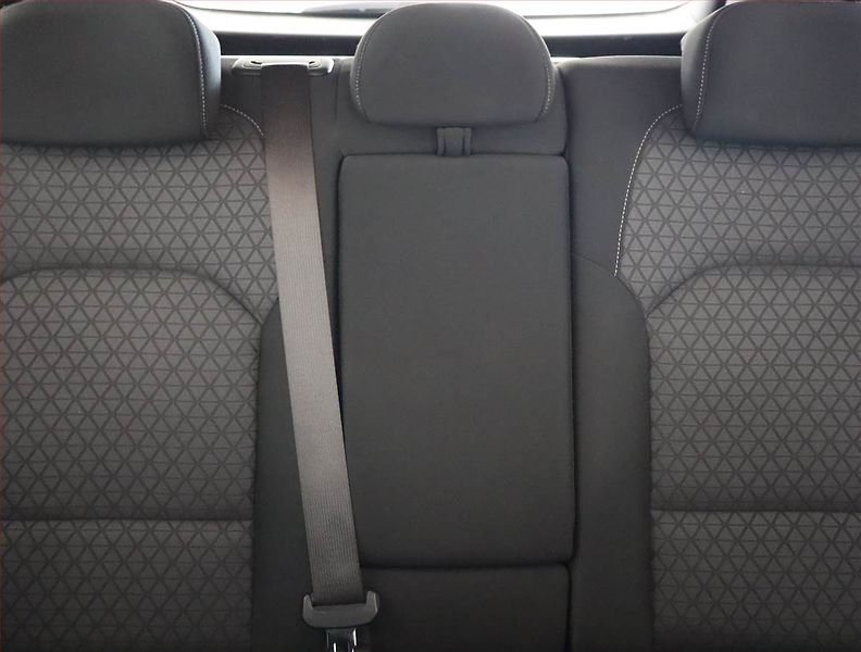 Kia Ceed (2019) 1.4 T-GDI, Serv.kniha, Xenony - fotka 10 z 22