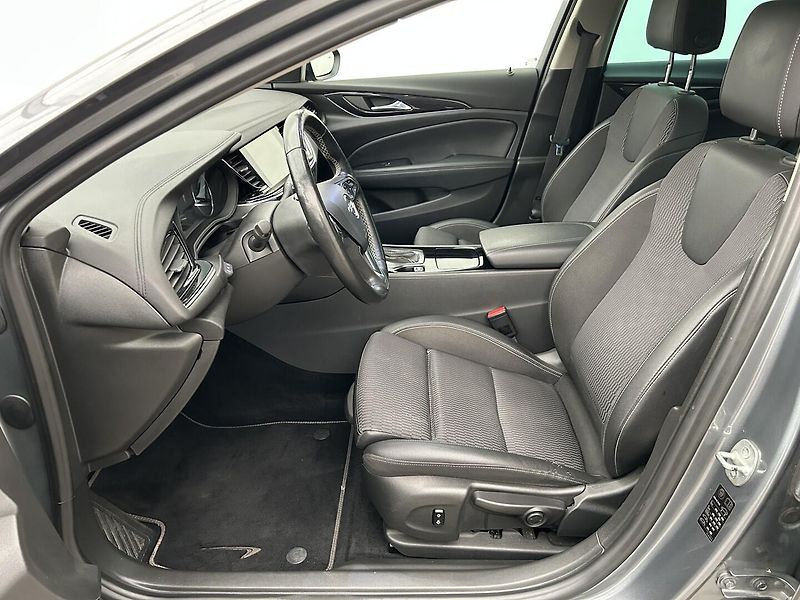 Opel Insignia 2.0 CDTI 4x4 Country Tourer - fotka 9 z 36