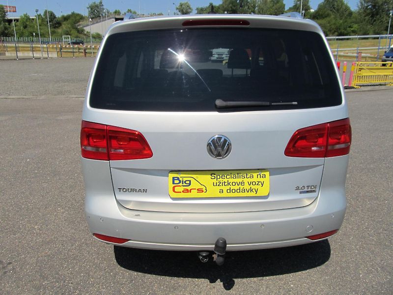 Volkswagen Touran (2011) 2.0TDI 7 míst  - fotka 33 z 60