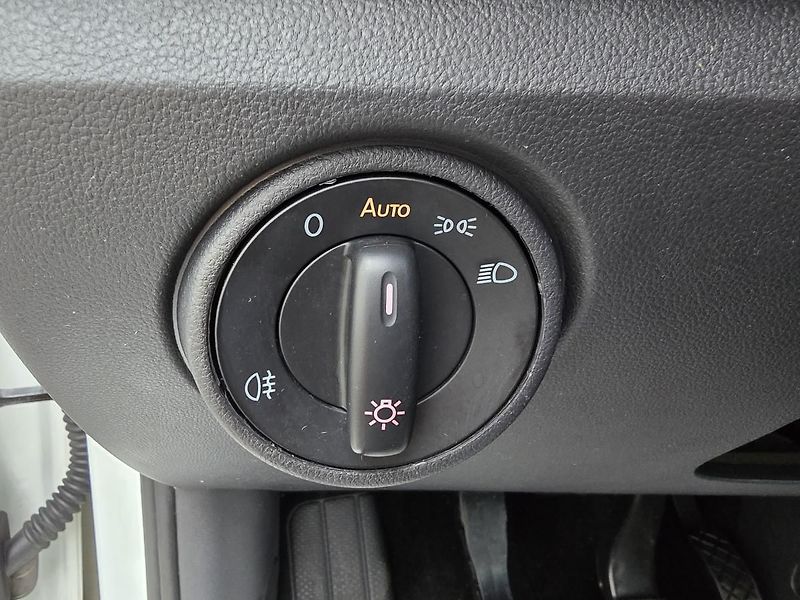 Volkswagen up! CNG KAMERA + DIGIKLIMA ČR - fotka 16 z 33