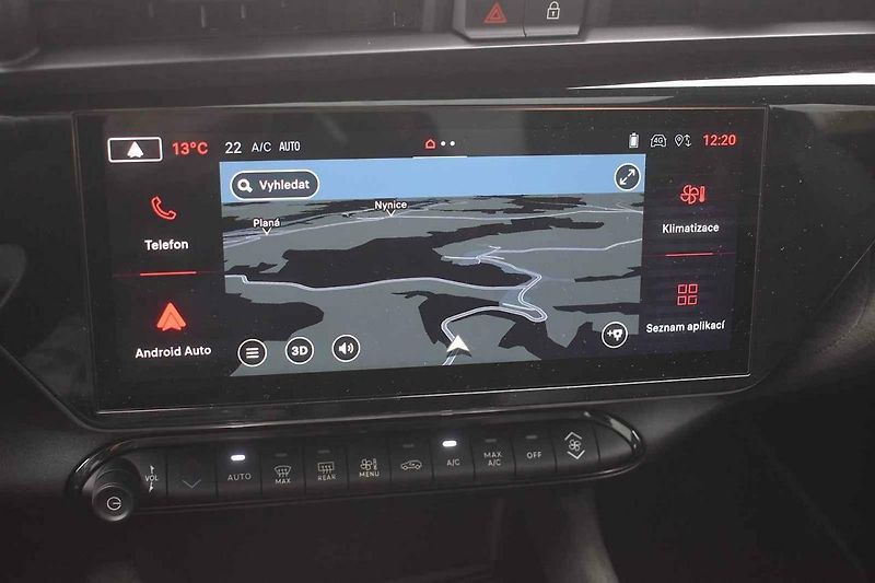 Alfa Romeo Junior je určitě vhodná pro výlety na zajímavá místa.