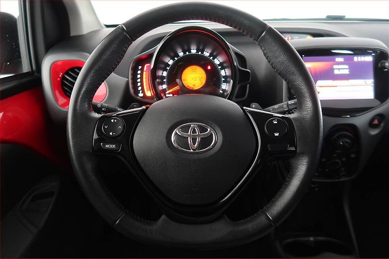 Toyota Aygo (2021) 1.0 VVT-i - fotka 17 z 19