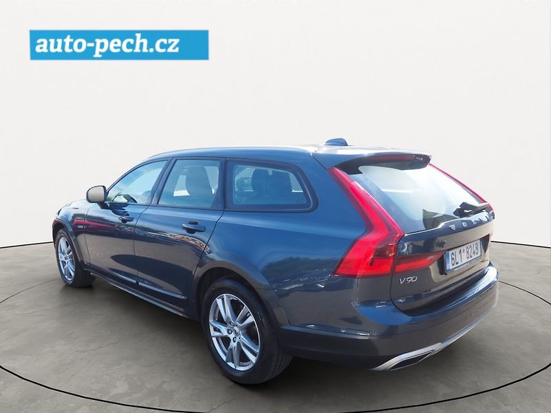 Volvo V90 (2018) D5, 173 kW, AWD, AT - fotka 2 z 46