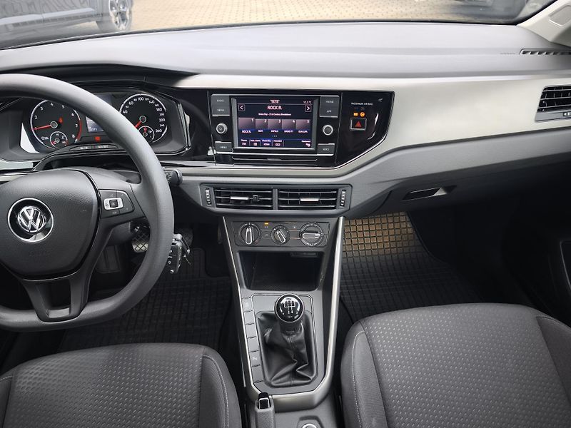 Volkswagen Polo 2020 ČR 1.0 MPI 59kW - fotka 10 z 25