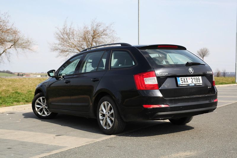 Škoda Octavia 1.6TDi,2xALU,2.maj,CZ,STK-2028 - fotka 22 z 22