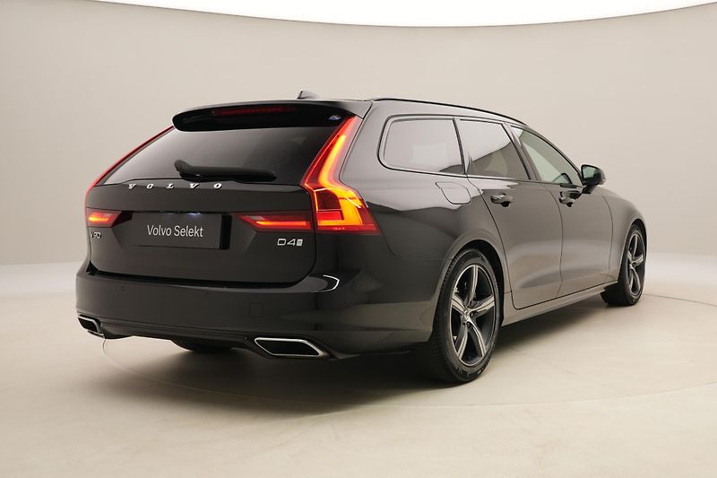 Volvo V90 D4 R-DESIGN AUT  - fotka 13 z 48