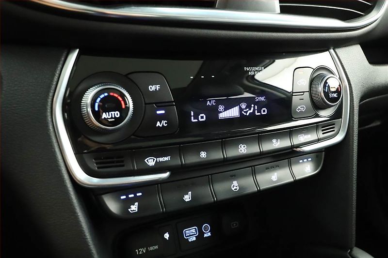 Hyundai Santa Fe (2020) 2.2 CRDi - fotka 16 z 19