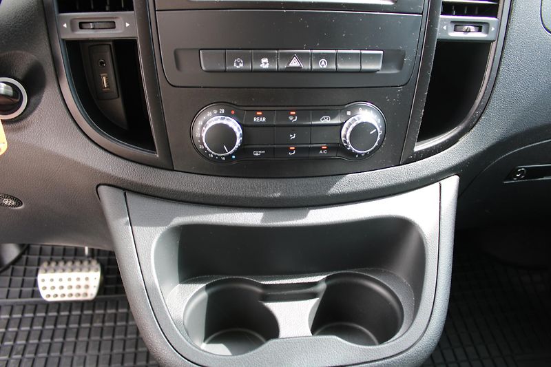 Mercedes-Benz Vito 2,2 116CDI 5Míst Automat+klima - fotka 14 z 23