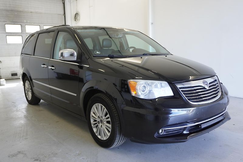 Lancia Voyager VOYAGER 3,6 V6 AUT. - fotka 3 z 33