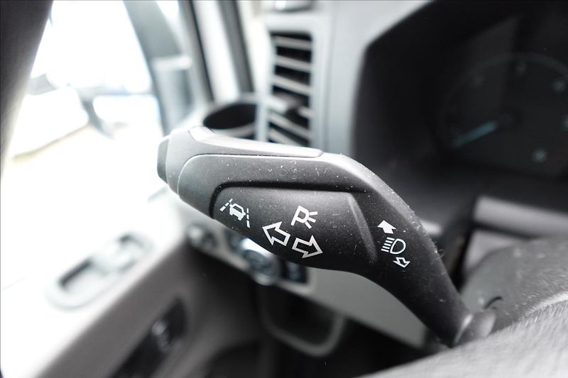 Ford Transit 2,0 TDCI  7 MÍST VALNÍK KLIMA - fotka 18 z 29