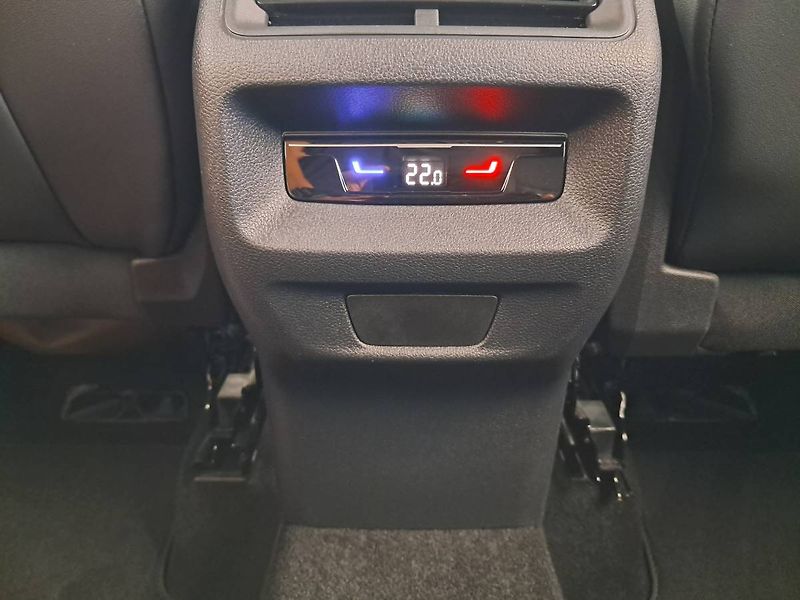 Volkswagen Tiguan (2024) LIFE 2.0 TDI / 110 kW DSG7 Peo - fotka 25 z 31