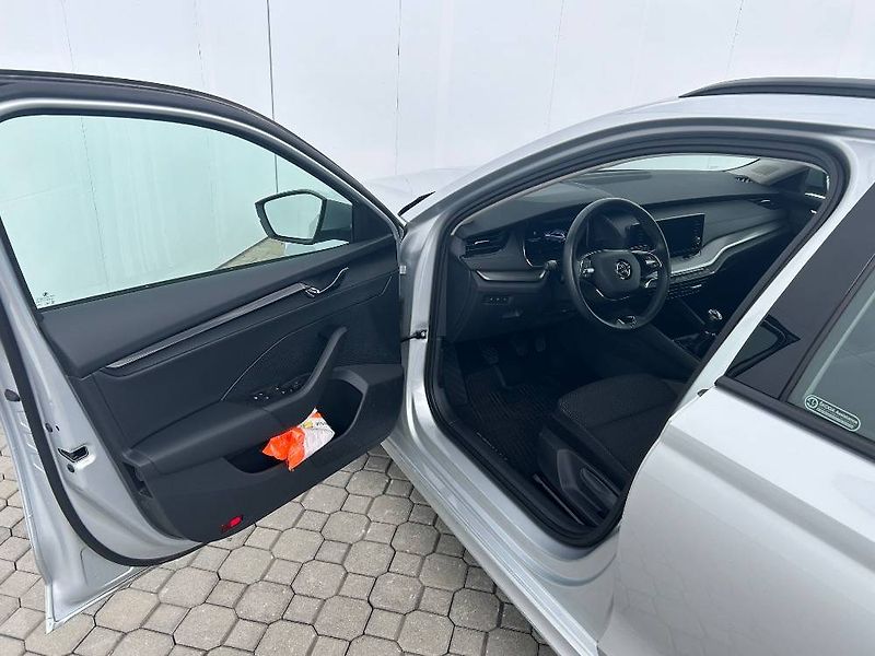 Škoda Octavia Ambition 6MP 2,0TDI - fotka 5 z 23