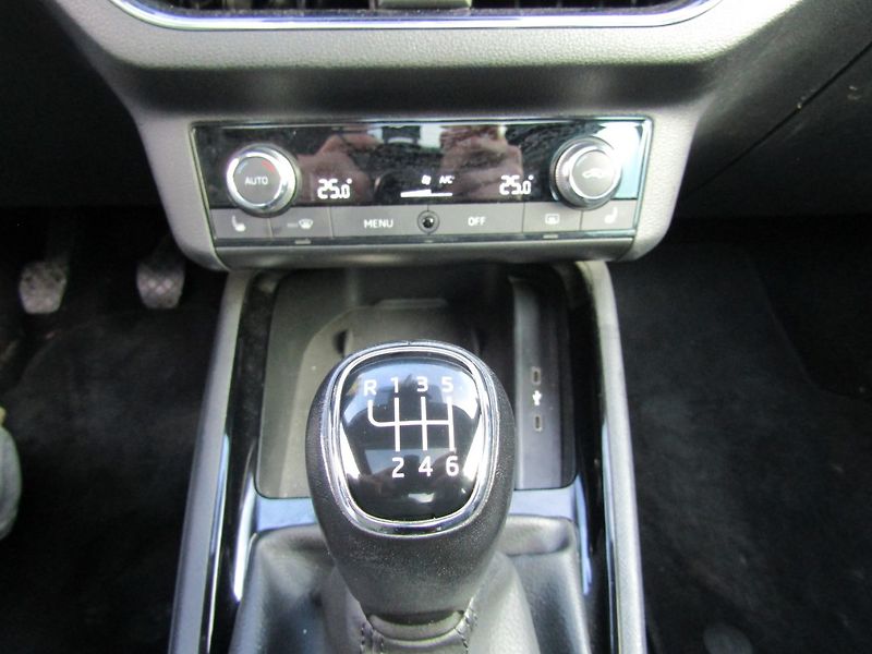 Škoda Kamiq (2021) 1.0 TSI 66kW - fotka 32 z 35