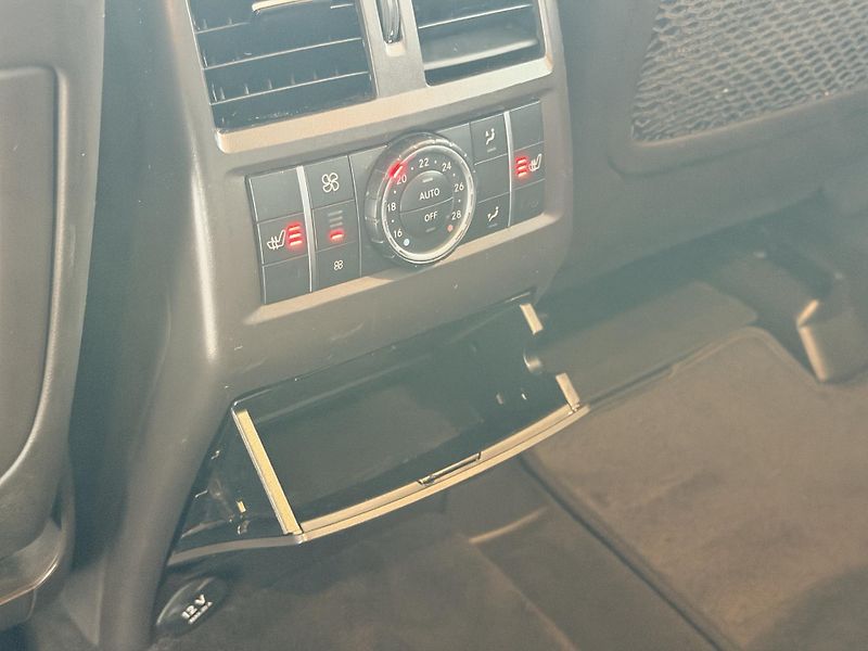 Mercedes-Benz GLS GL 400 4Matic - fotka 30 z 35