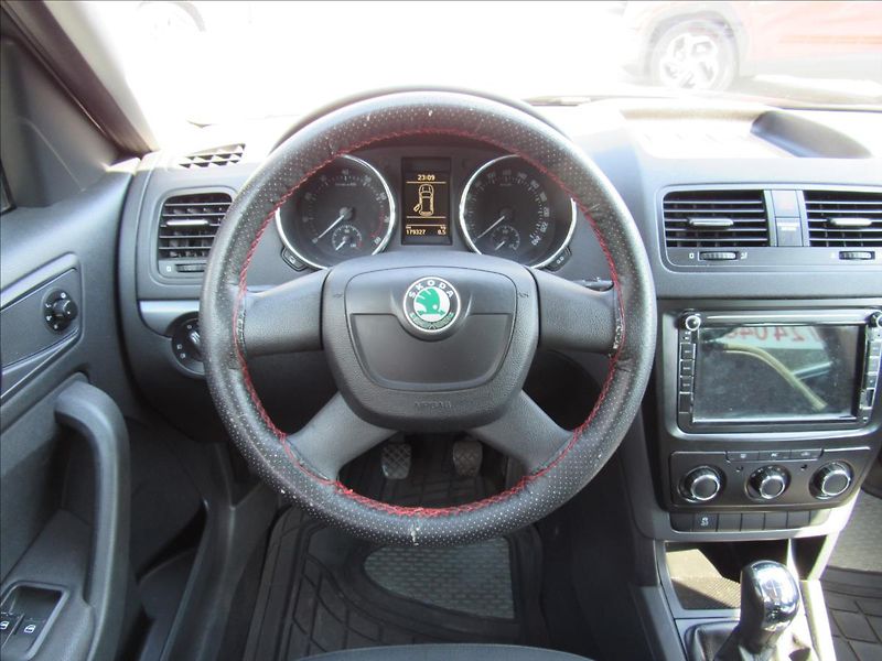Škoda Yeti 1,2 TSi 77kW - fotka 12 z 25