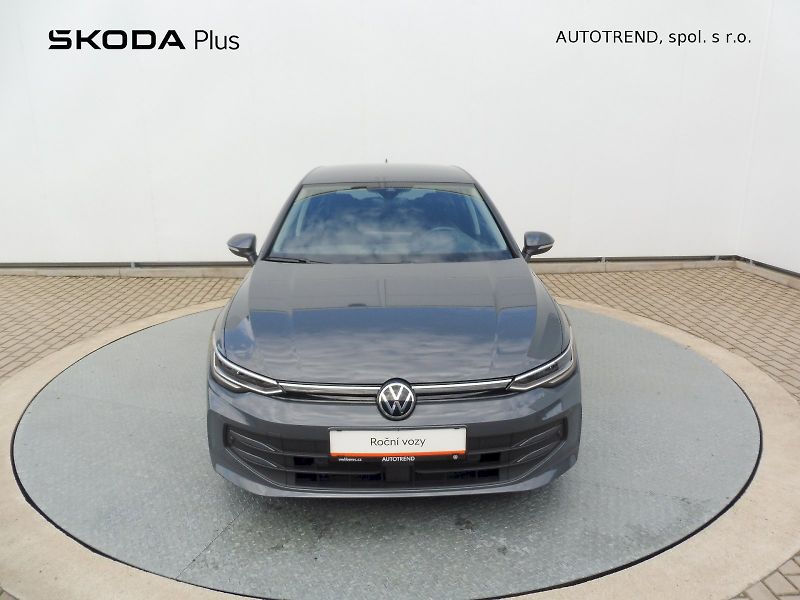 Volkswagen Golf (2025) People 1,5 TSI 85kW - fotka 4 z 26